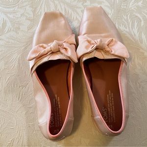 Toms, size 9M, Blush Grosgrain Women’s Bow Classics.